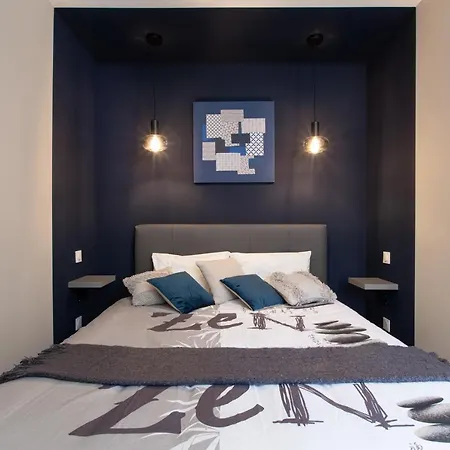 Le Red St Leon : Lit Queen Size * Wifi * Ideal Couple Colmar