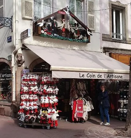 Le Red St Leon : Lit Queen Size * Wifi * Ideal Couple * Colmar