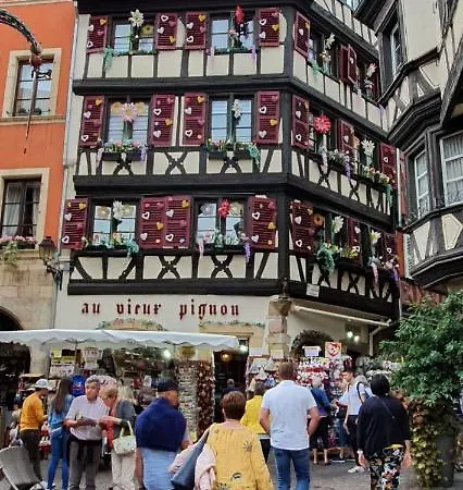Le Red St Leon : Lit Queen Size * Wifi * Ideal Couple Apartment