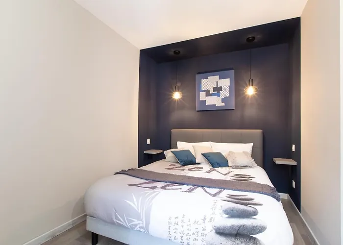 Le Red St Leon : Lit Queen Size * Wifi * Ideal Couple *