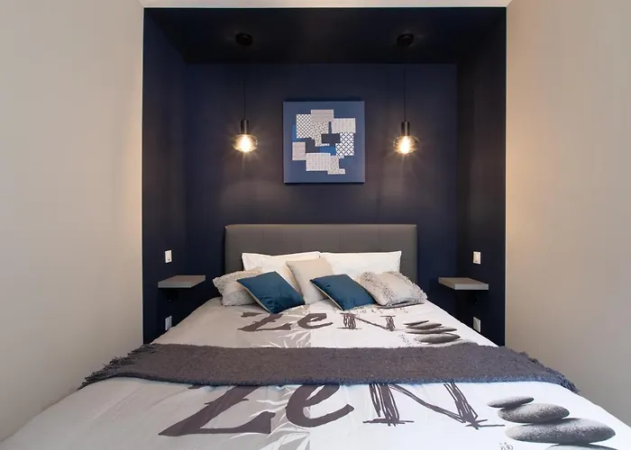 Le Red St Leon : Lit Queen Size * Wifi * Ideal Couple 科尔马