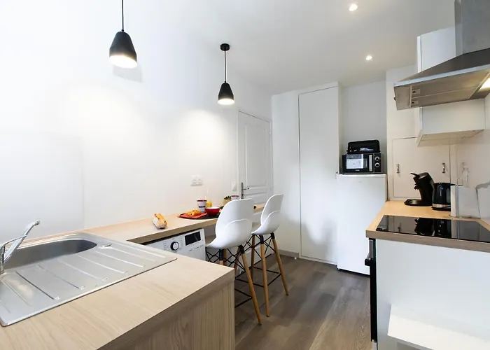 Le Red St Leon : Lit Queen Size * Wifi * Ideal Couple 科尔马