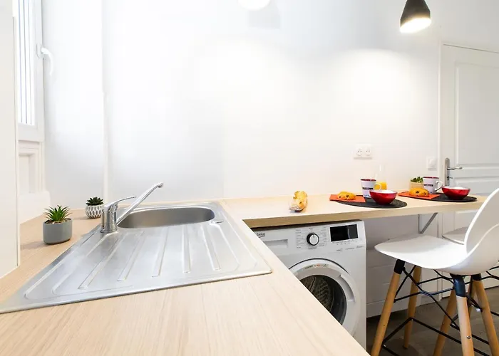 Le Red St Leon : Lit Queen Size * Wifi * Ideal Couple 公寓 *